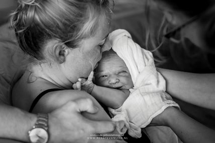 badbevalling geboortefotograaf geboortefotografie zaanstad fotograaf b